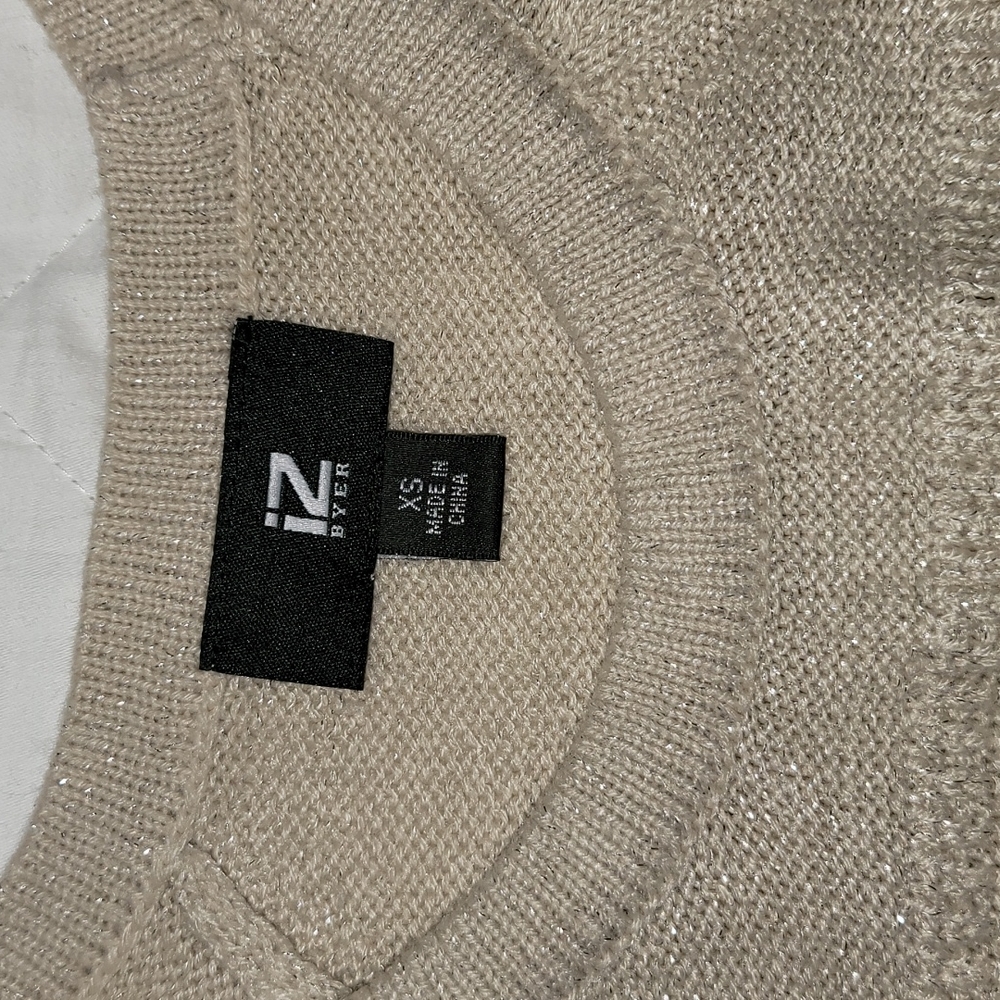Sweater - Picture 15 of 16